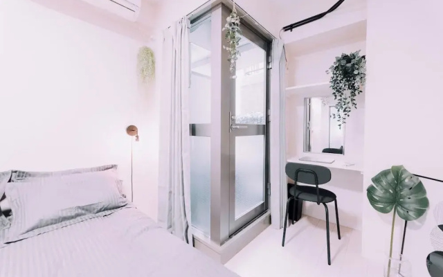 Minimalist Loft 201
