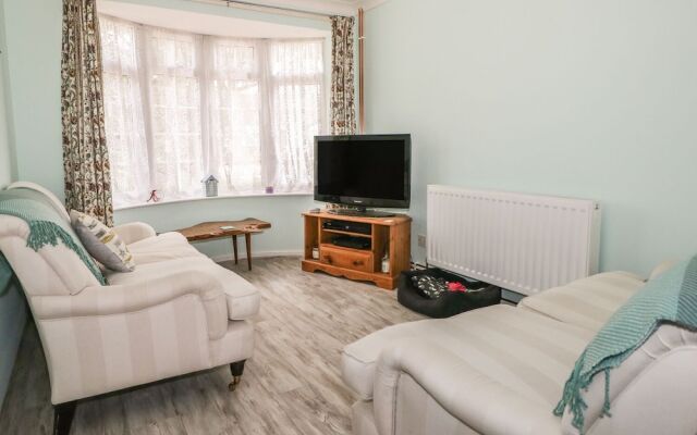 17 Coventry Close