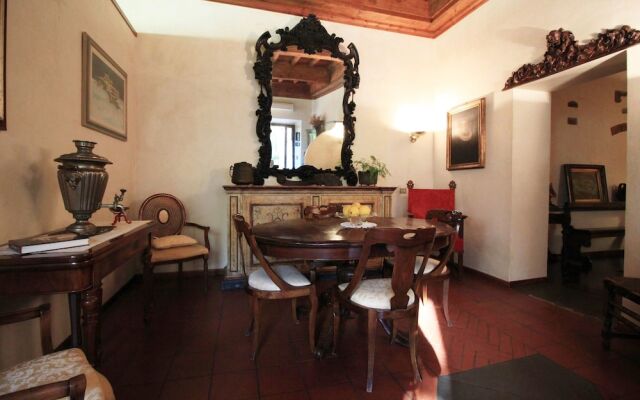 Domus Giorgio Authentic 1600's apt with Stunning Garden and Rooftop