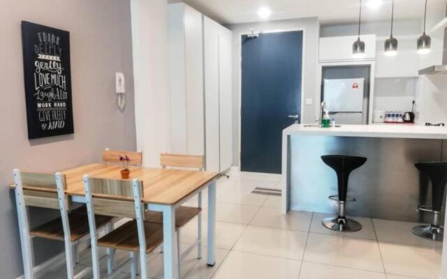 FLYPOD - Blue Sky Apartment 5-6pax ,Sutera Avenue