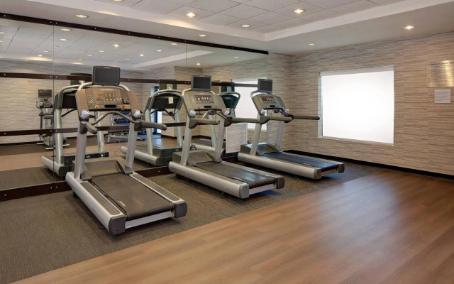 Courtyard by Marriott Long Island MacArthur Airport