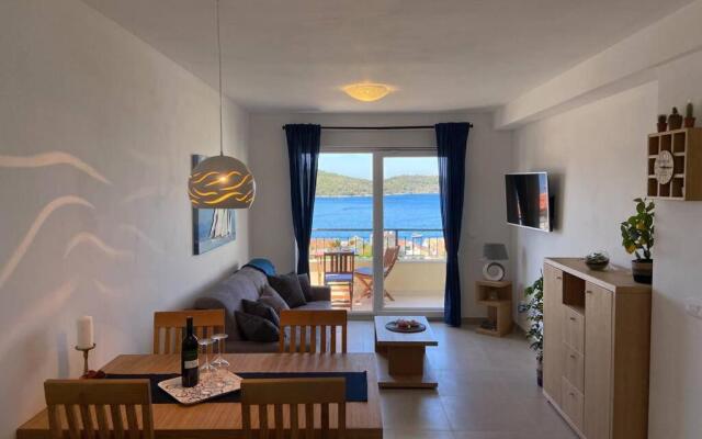 Apartment Sandra (2+2) with a breathtaking view 2