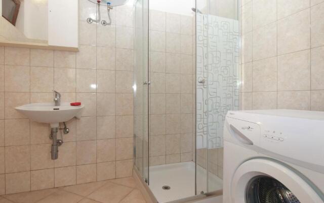 Apartment 695