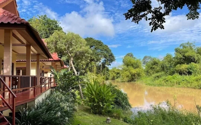 Uthai River Lake Resort