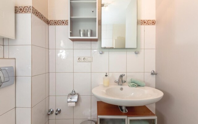 Amazing Home in Baska Voda With Wifi and 2 Bedrooms