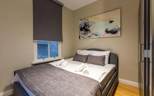 Mesmerizing Flat With Bosphorus View