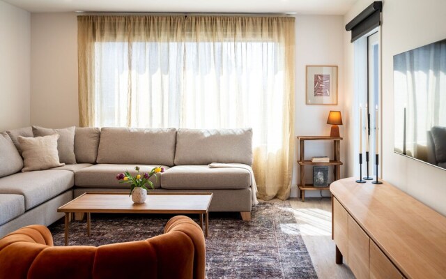 Sea Eagles Landing by Revelstoke Vacations