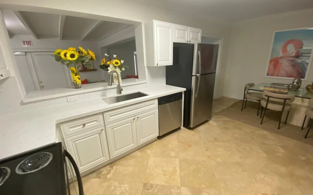 Entire Home in Biscayne Park