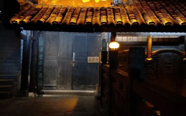 Tuwang Palace Waterfall Inn