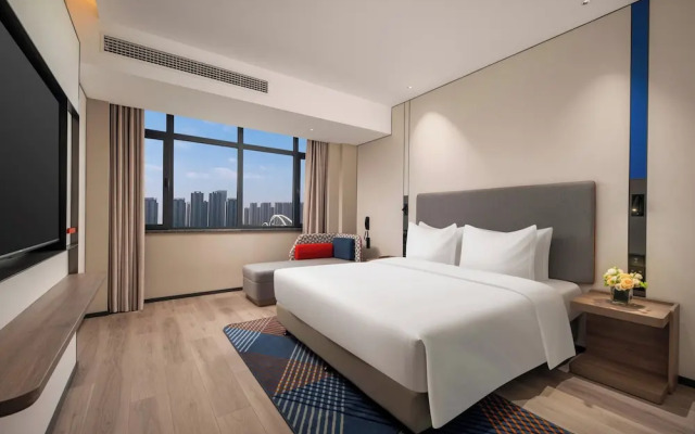 Holiday Inn Express Qingdao City Balcony by IHG