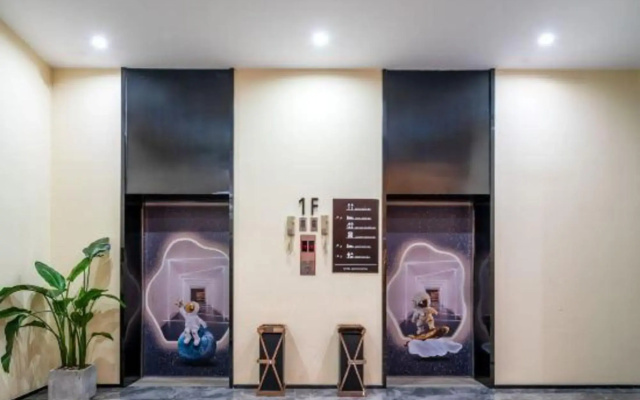 Xinyue Hotel (Liaobu Wanrun Plaza)