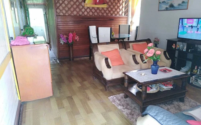 Posada Valerie Home