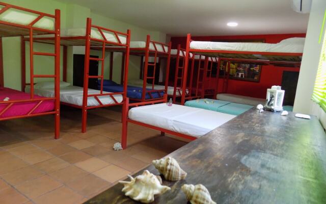 Hostal Caracoles