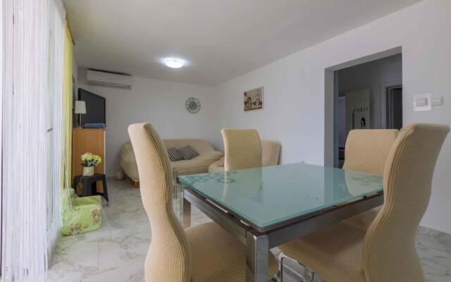 Apartment in Selce 39426