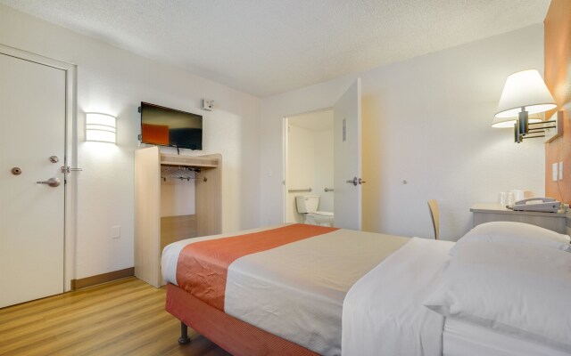 Motel 6 Tempe, AZ - Broadway - ASU