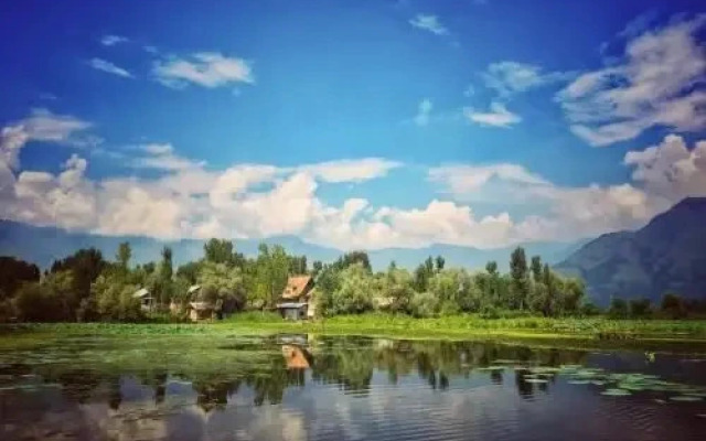 Persian Group of Houseboats