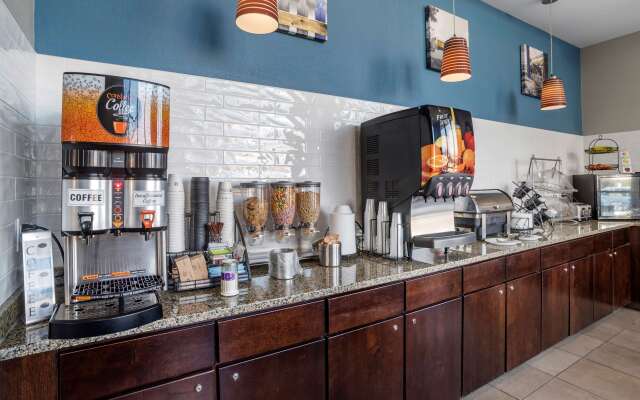 Best Western Plus Philadelphia Airport S. At Widener Univ.