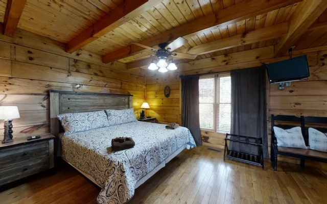 Pure Country - 3 Br cabin by RedAwning