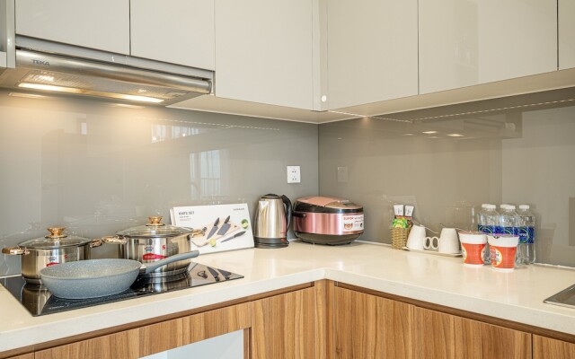 Eco Green Saigon Luxury Apartment Hotel