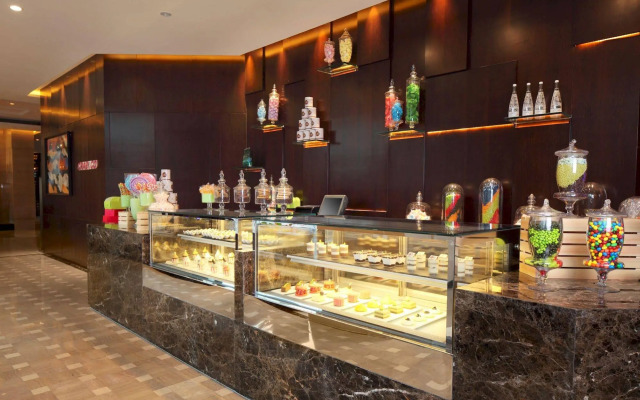 DoubleTree by Hilton Guangzhou-Free Shuttle Bus to Canton Fair Complex & Overseas Buyer Registration Services during Canton Fair Period