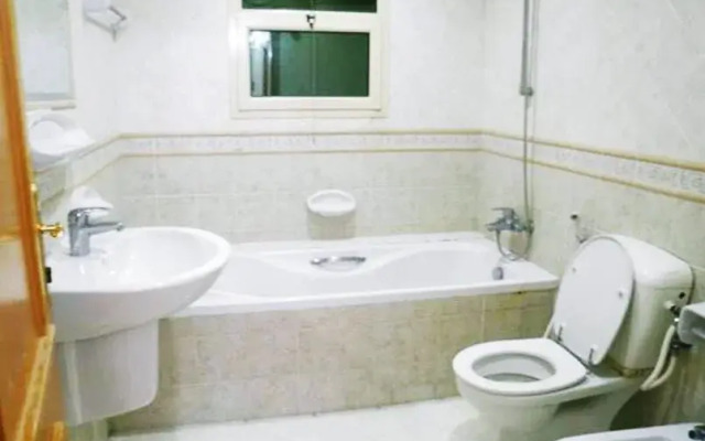 Euro Plaza Apartments