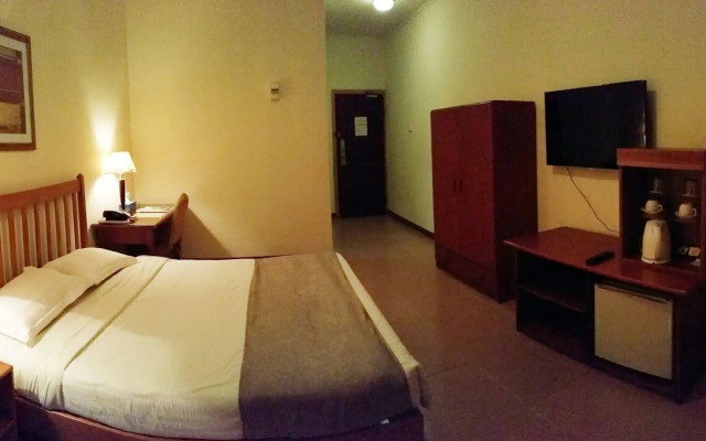 Pacific Crown Hotel