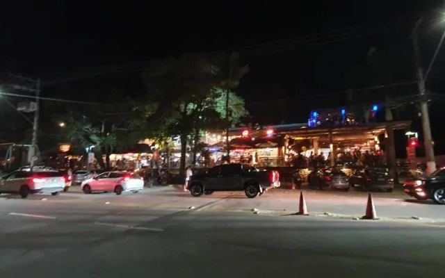 Quarto 100m da praia Pereque