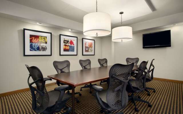 Embassy Suites by Hilton Detroit Metro Airport