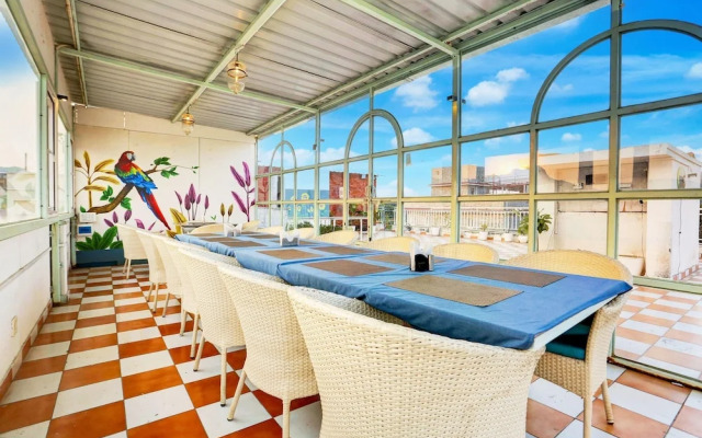 Mordern Rooftop Restro and Pool at Udaipur