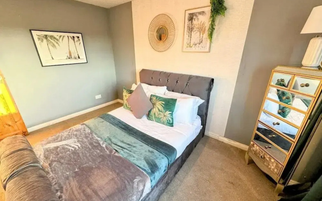 Ashford Blissful Retreat Modern 3-bed House