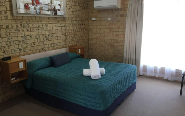 Mulga Country Motor Inn