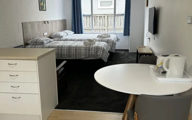 Avon Apartments
