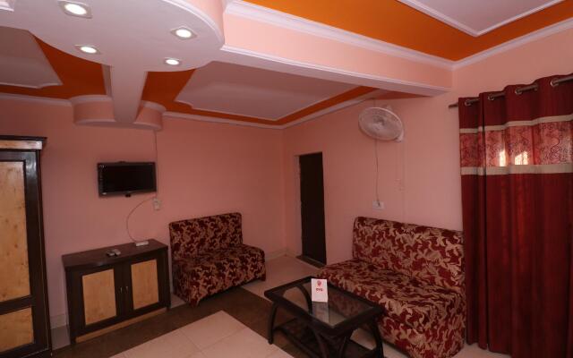 OYO 27612 Maitri Holiday Home