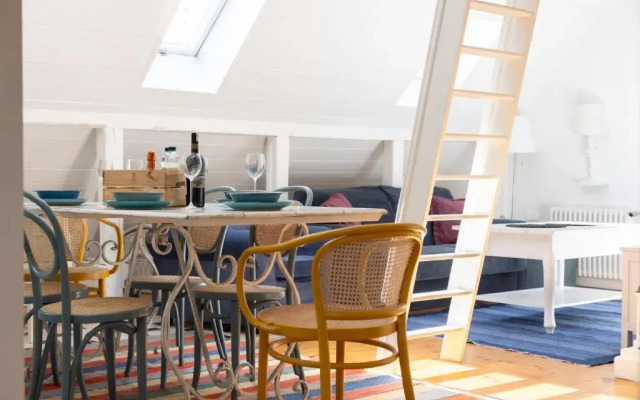 2HomeRent Emily