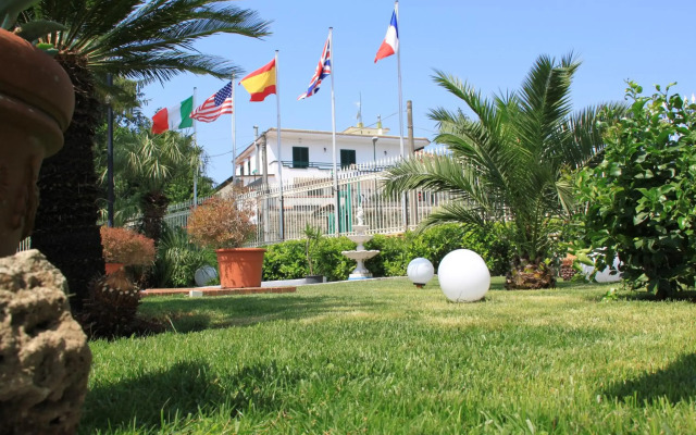 Ranch Palace Hotel