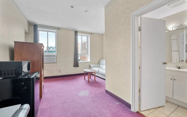 Royal Inn and Suites at Guelph