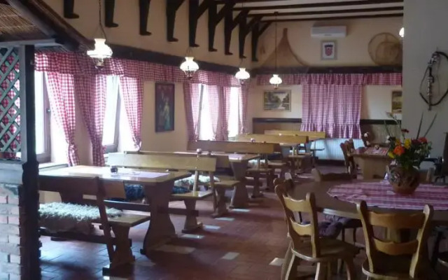 Piroš Čizma Guest House