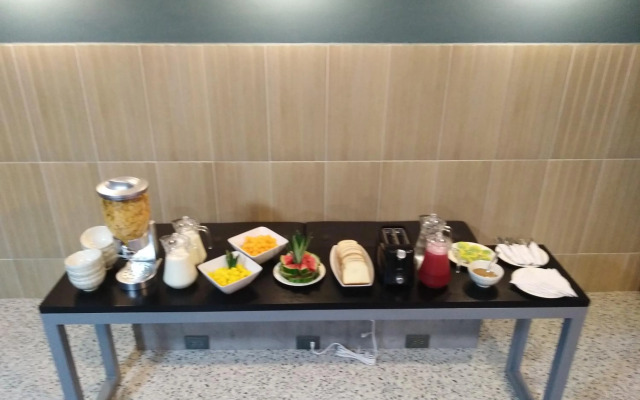 Living Hostal - Hostel