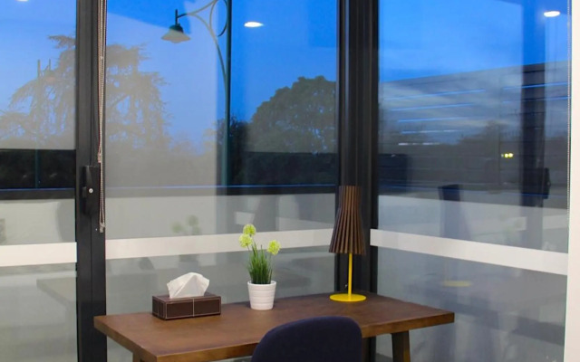 Whitehorse Apartment Hotel
