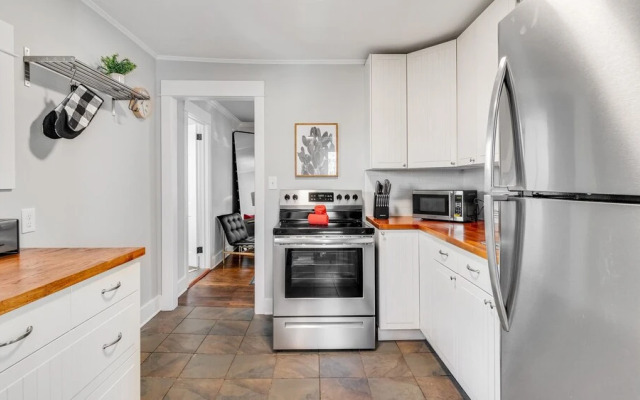 2 bedroom, Georgia Avenue