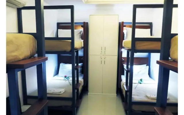 Townhouse Oak VIP Suites