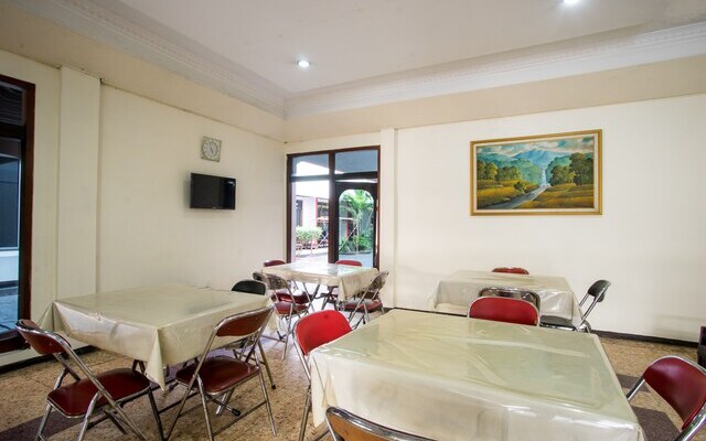 OYO 1238 Hotel Perdana Near RS Bethesda
