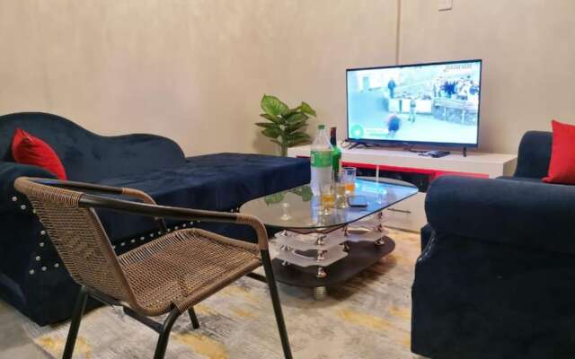 Stay.Plus Royal Suburbs Apartments