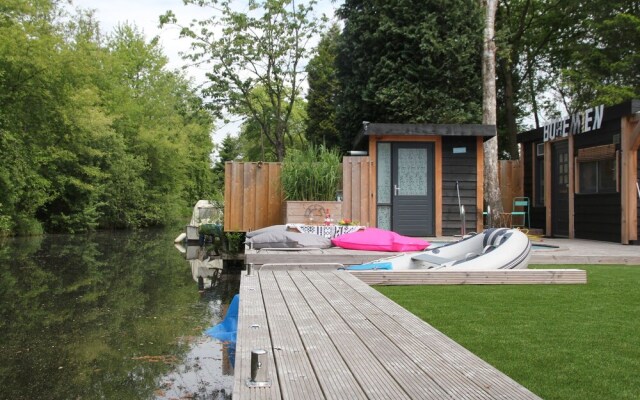 Cosy Holiday Home In Loosdrecht With Pool