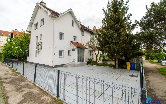 MODERN apartments WAVE near the AIRPORT
