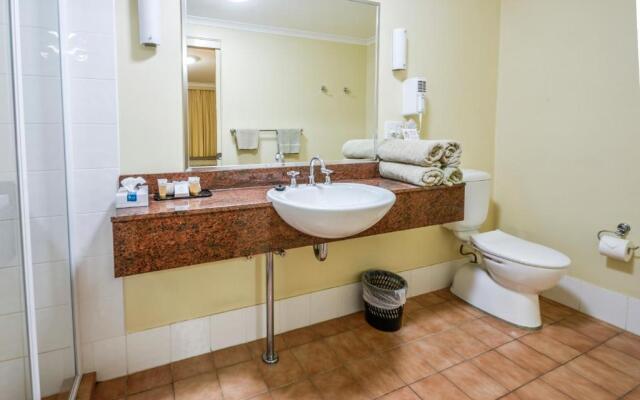 Golden Guitar Motor Inn