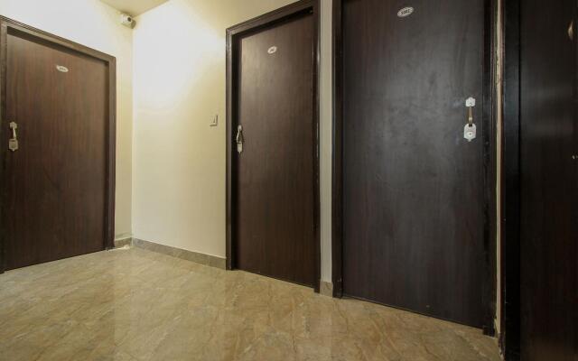 OYO 7888 Hotel Move Inn