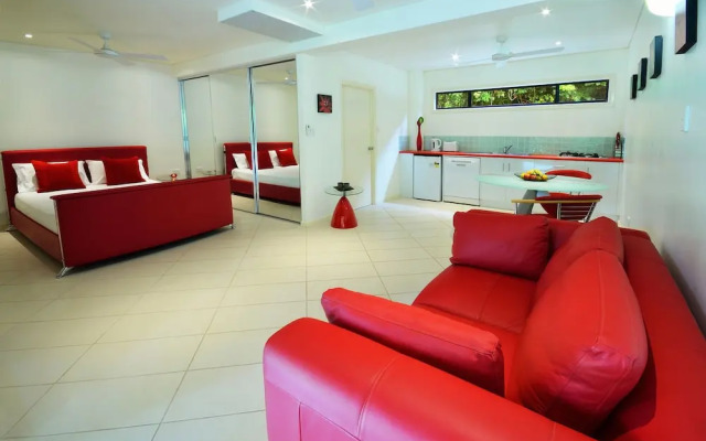 Misty Mountains Rainforest Retreat