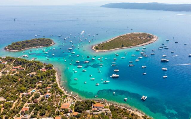 Seaview Apartment Mihaela