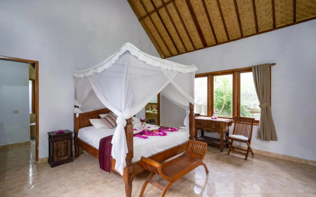Mushroom Beach Bungalow